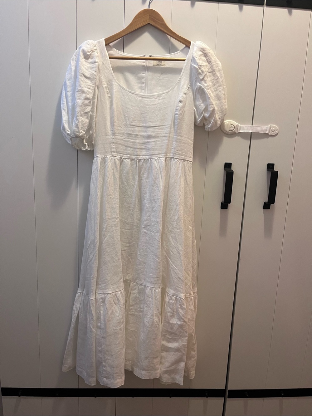 Aritzia White Puff-Sleeve Tiered Midi Dress